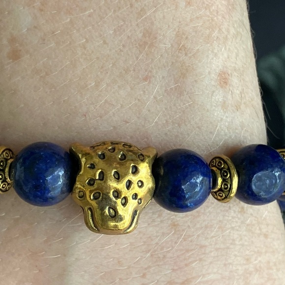 LÁPIZ LAZULI BEADED BRACELET WITH LEOPARD CHARM /ARTICULATED LEOPARD BROOCH - Picture 13 of 14